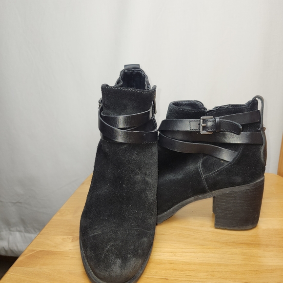 Sam Edelman Black Suede Ankle Boots with Buckle Detail - Picture 1 of 8